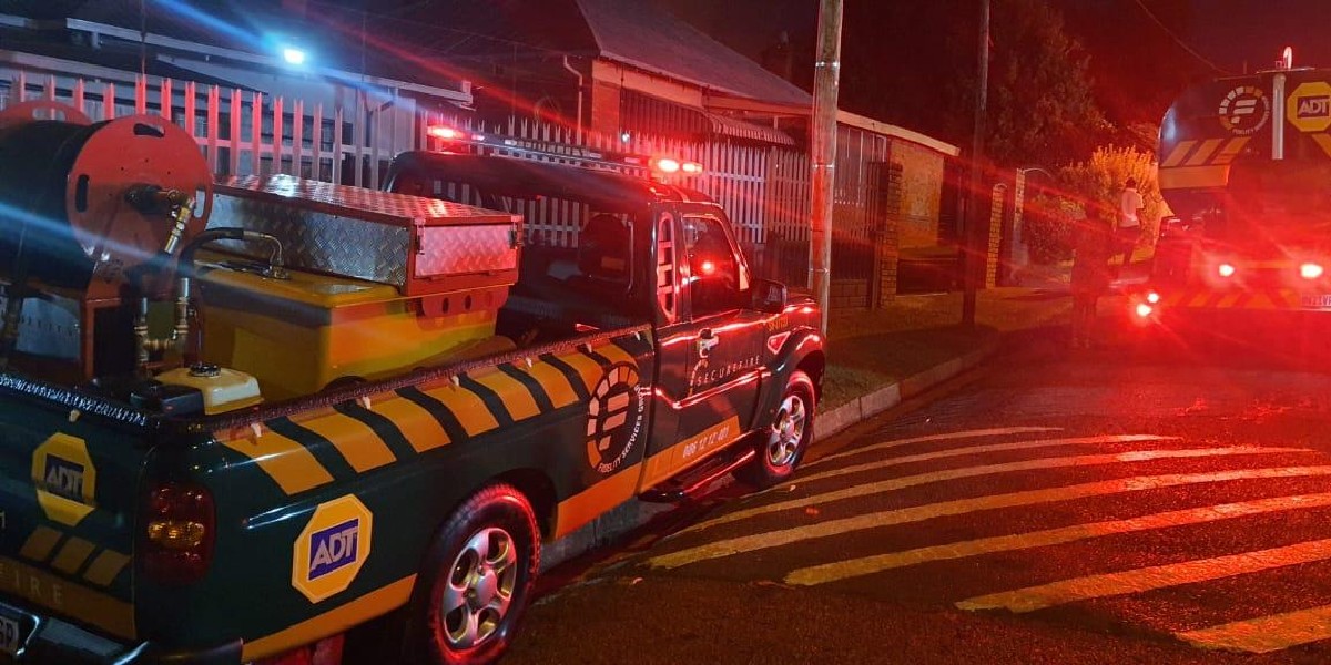 A structural fire in Kensington! On Sunday evening, Fidelity SecureFire worked with City of Johannesburg to extinguish a structural fire in Kensington. Ensuring safety for all.

#SecureFire #Gauteng #keepingwatch #visibility #teamwork #peaceofmind #alwaysthereforyou