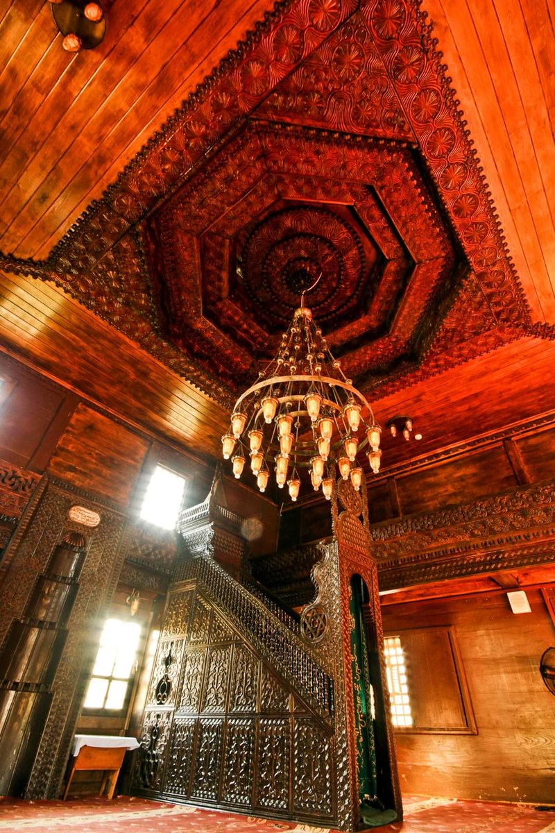 Rize bir ahşap camii cenneti olduğunu biliyor musunuz?
Başta İkizdere vadisi Hemşin vadisi Ardeşen ve birçok vadimiz de onlarca ahşap camimiz var, ziyaret edin bence.