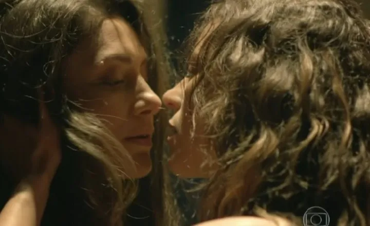 thelwordfanfics's tweet photo. @4lovelyfavs Depois que a vi com Maria Fernanda Cândido como Denise e Marília em #FelizesParaSempre (que por acaso não foram), nunca mais consegui tirar essa vibe sapatão dela, afffff! 🥵🔥 https://t.co/dMJO3lmgLc