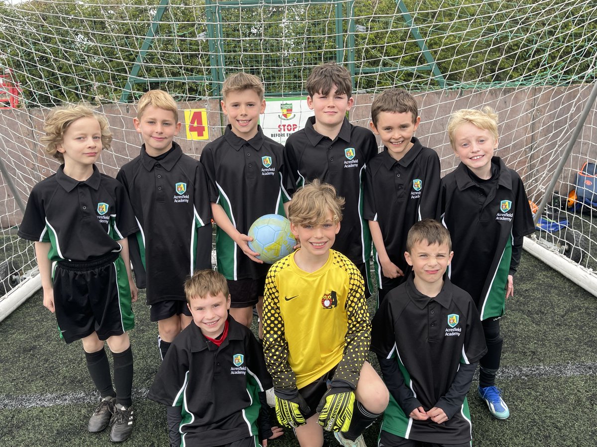 Congratulations to our Y3/4 boys football team for coming 2nd in the @NWATrust football tournament this afternoon at Nantwich Town FC. Super attitudes, commitment and determination from the whole team! #PE #football 👏⚽️