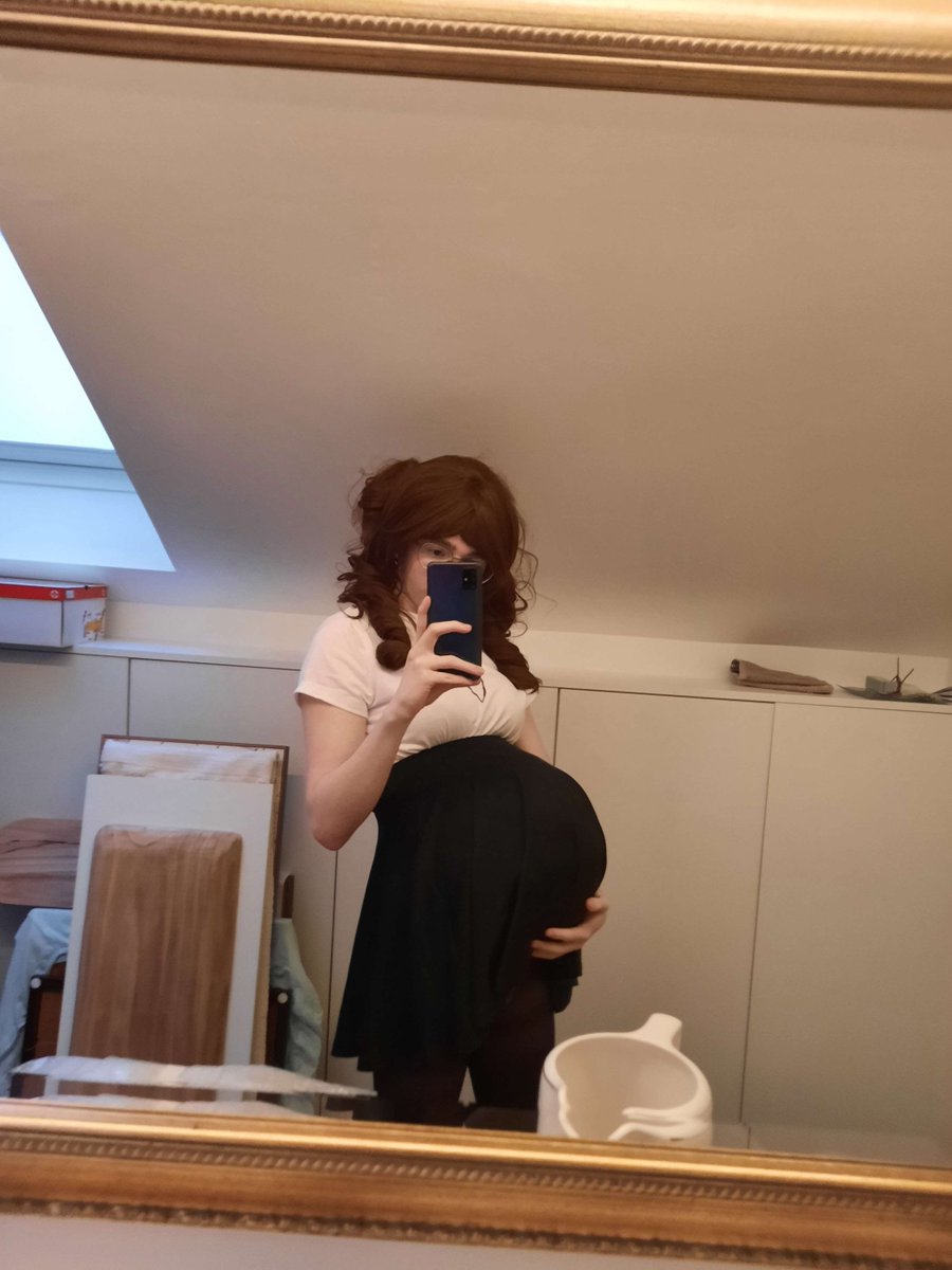 SpazzyPregs's tweet photo. Casual Preggo outfit hihi https://t.co/OYhUpz3Bun