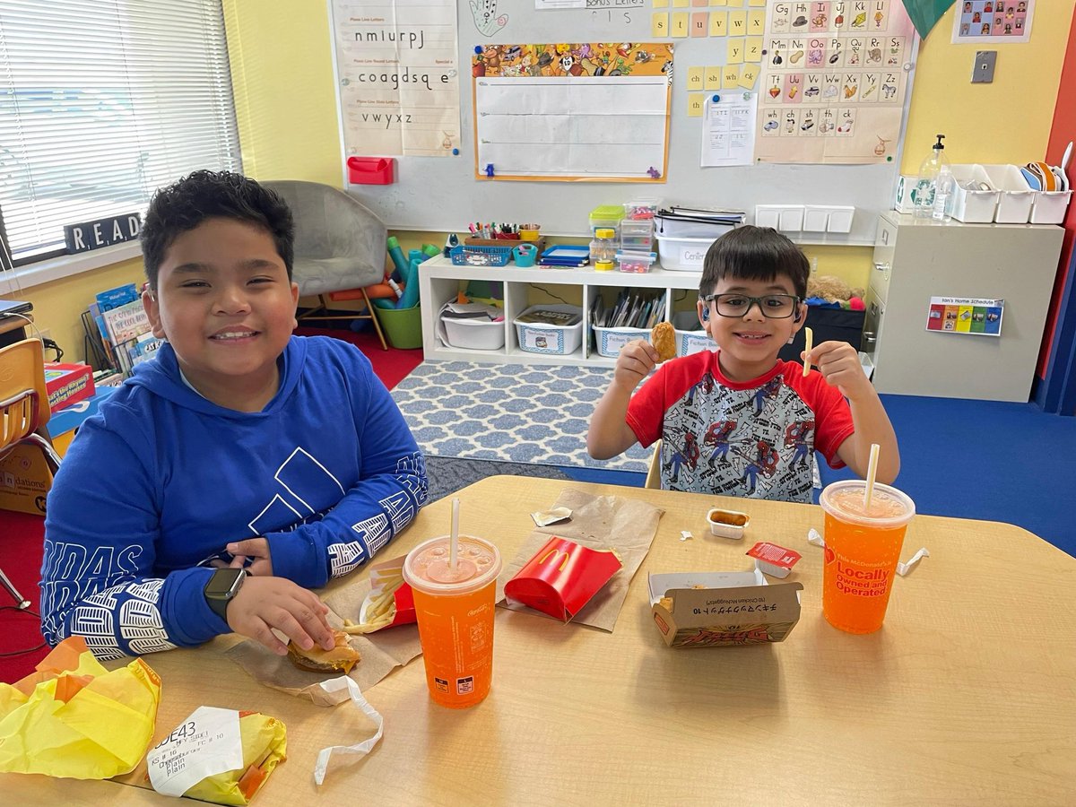 Lunch with a teacher is always fun!

#childsvoice #hearingloss #deaf #hearingimpaired #deafeducation #nonprofitorganization #deafteacher #DeafEd #chicagolandarea #illinois #explorepage #lunch