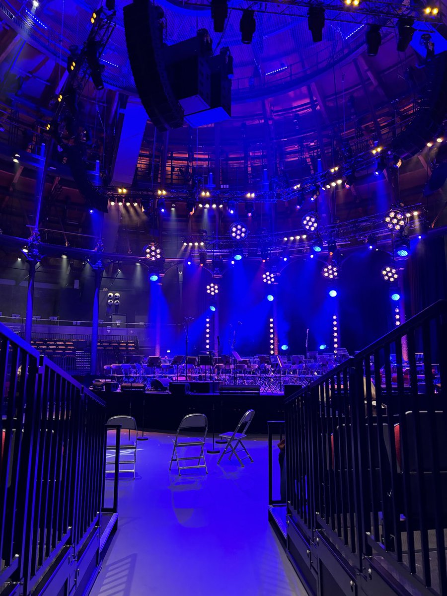 So excited for the ⁦@misst_music⁩ annual concert ⁦@RoundhouseLDN⁩ TONIGHT! 🎶🎶🎻