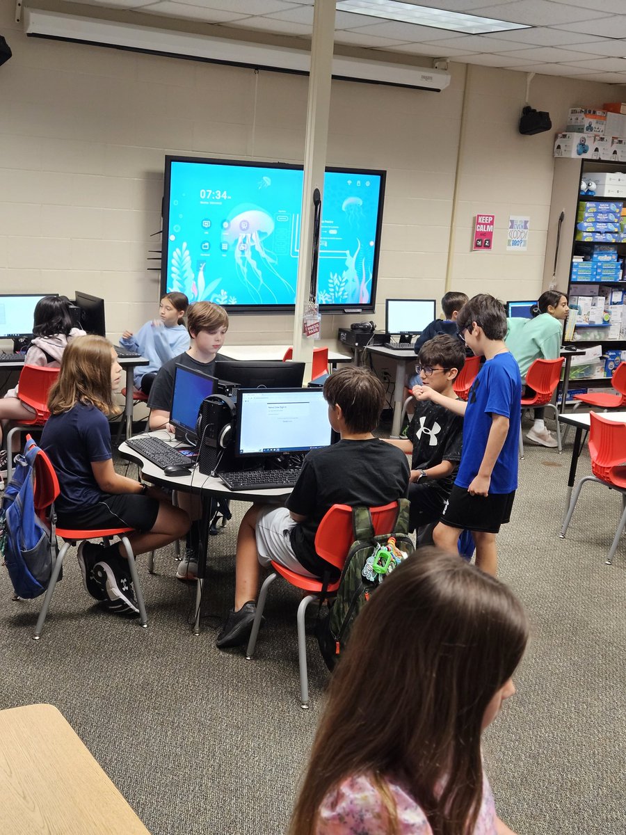 Check out the newest members of the HHE News Crew! So many excited students! <a href="/AndreaRWhite/">Andrea White</a> <a href="/HumbleISD_HHE/">Hidden Hollow Elementary</a> #growinggreatness