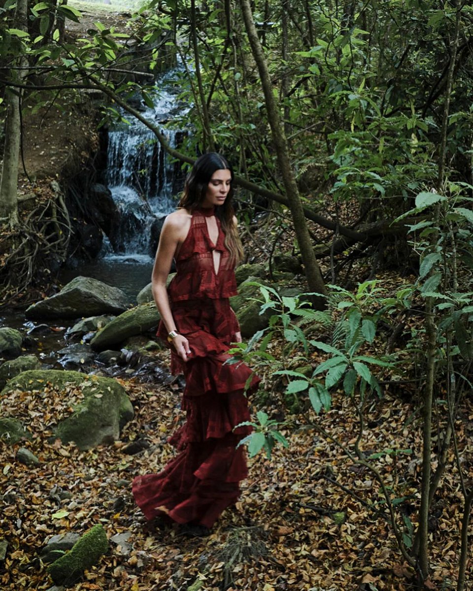 Nuestra querida Tania Ladeiro en la portada de L'BEAUTÉ usando nuestro "Afrodita Dress".