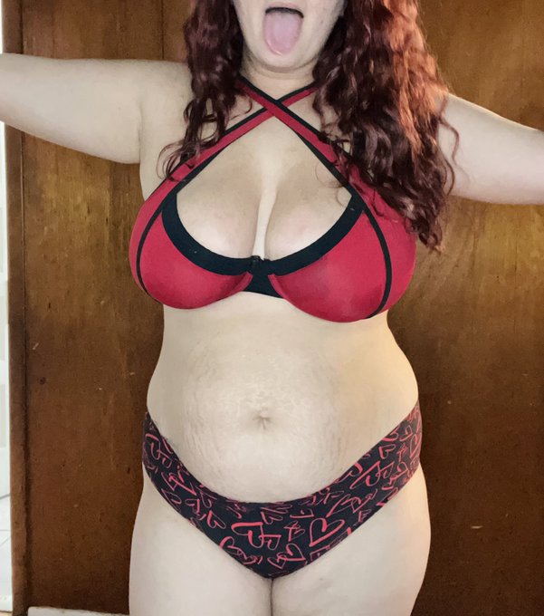 Happy MILF Monday ;) I have been seeing some more STL local followers lately and I&rsquo;m enjoying it !   Ladies<a href="/tag/bigboobs"class="tags"><span>#bigboobs</span></a><a href="/tag/milf"class="tags"><span>#milf</span></a><a href="/tag/onlyfansbabe"class="tags"><span>#onlyfansbabe</span></a><a href="/tag/onlyfans_girl"class="tags"><span>#onlyfans_girl</span></a><a href="/tag/nsfw_twt"class="tags"><span>#nsfw_twt</span></a>