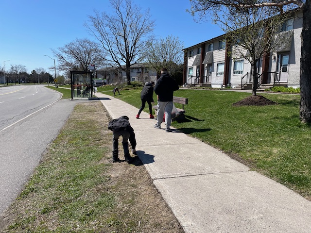 LBPearsonOCSB's tweet photo. Mrs. Morand and Mme. Banning's Grade 7 &amp; 8 Religion classes caring for God's creation on Earth Day!
#WeAreLBP 
#ocsbEarth #ocsbOutdoors #ocsbBeInnovative @ocsbEco https://t.co/HmolJyQPTD
