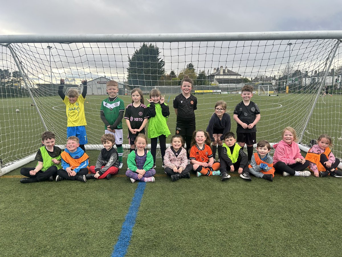 Dusc1984's tweet photo. Tonight saw the return of our soccer centre after a break

The soccer centre is in partnership with @FunFootballUK and @ScotFAEast Tonight the kids practiced some new skills, before heading in to matches⚽️⚽️

Still plenty time to sign up and attend before our final event✅ https://t.co/2ud0QjyKF7