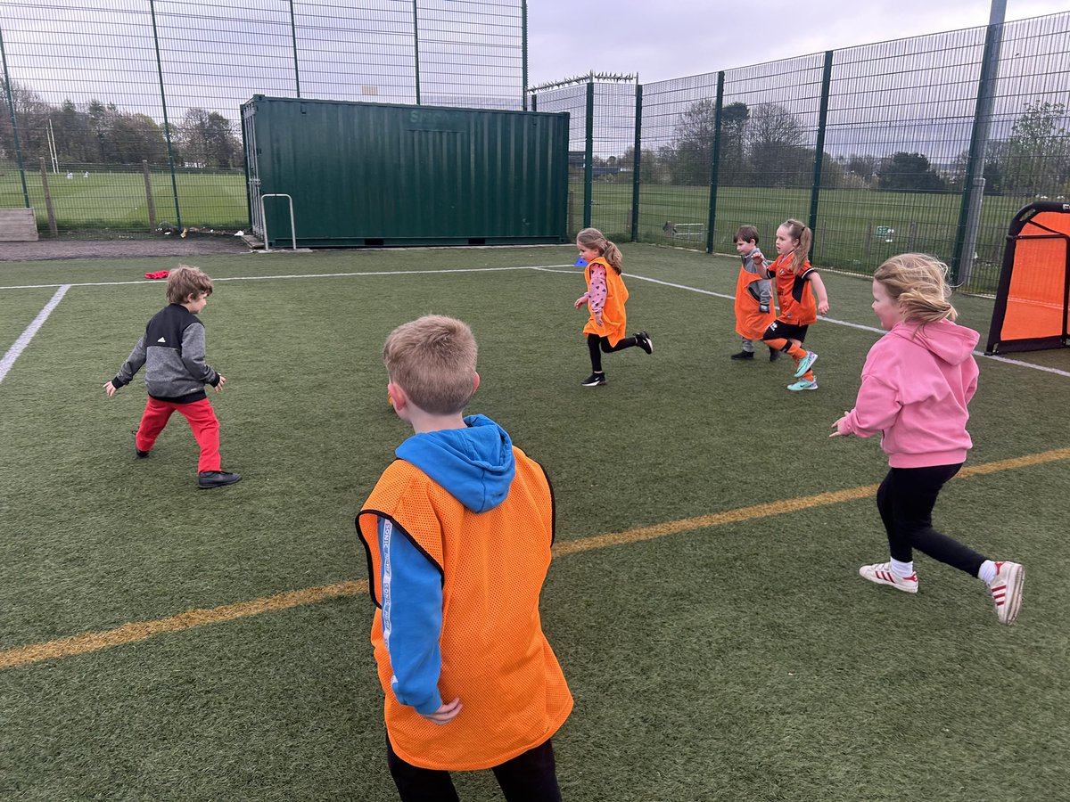 Dusc1984's tweet photo. Tonight saw the return of our soccer centre after a break

The soccer centre is in partnership with @FunFootballUK and @ScotFAEast Tonight the kids practiced some new skills, before heading in to matches⚽️⚽️

Still plenty time to sign up and attend before our final event✅ https://t.co/2ud0QjyKF7