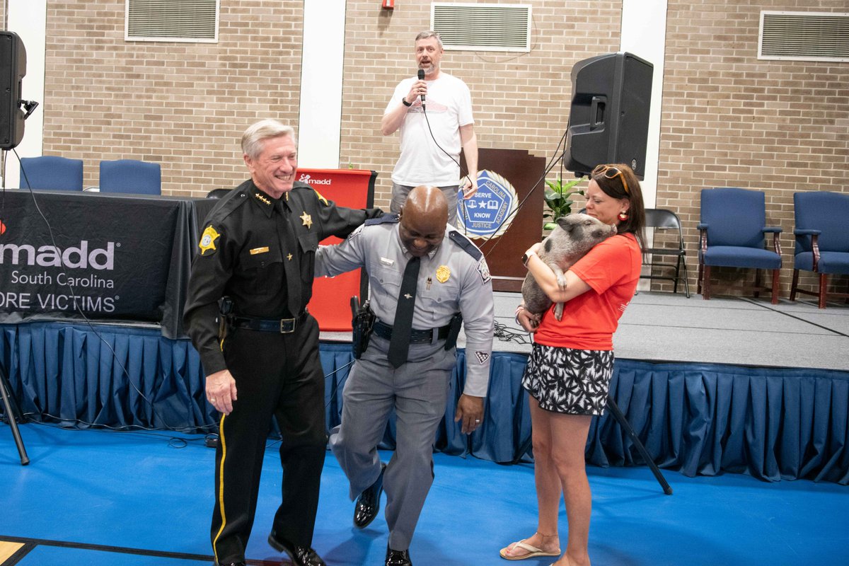 SCHP Colonel Williamson and @RCSD Sheriff Lott battled it out in fundraising for Saturday’s Pucker Up for Penelope fundraiser. The winners snagged the grand prize of smooching Penelope the pig! The pair raised more than $3,000 to benefit Mothers Against Drunk Driving (MADD) SC!