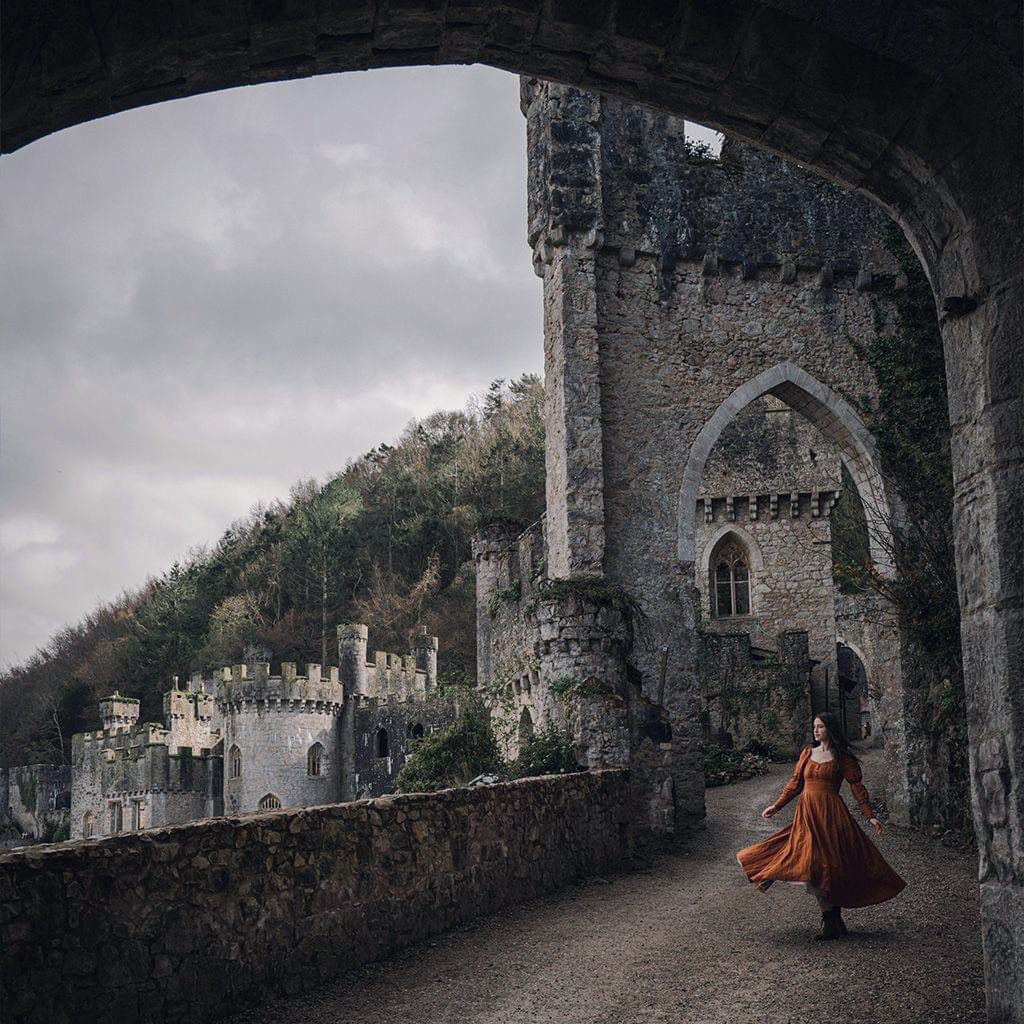 Gwrych Castle is a Grade I listed country house near Abergele in Conwy County Borough, Wales. On an ancient site, the current building was created by Lloyd Hesketh Bamford-Hesketh and his descendants over much of the 19th and early 20th centuries.

📷 Lance Reis