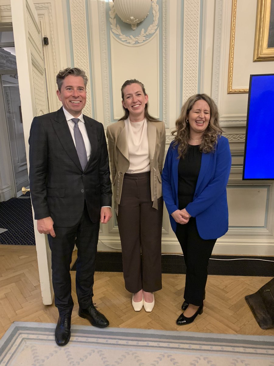 Great launch event of <a href="/TFletcher/">Tom Fletcher</a>’s second thriller book  - The Assassin - with Young Diplomats London and many students from Oxford 👏 
And in the pretty “Norway room”!