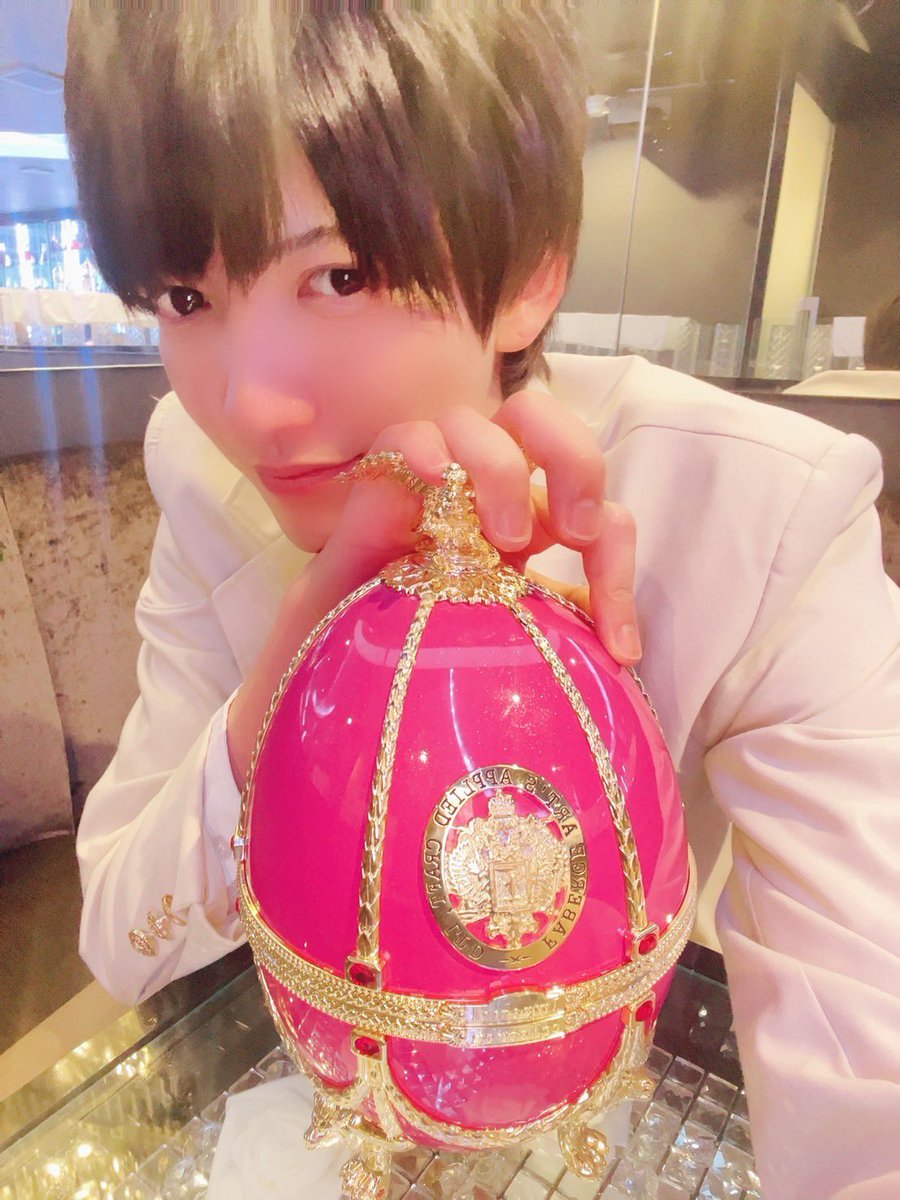 topdandynagoya's tweet photo. TOP DANDY -NAGOYA-
4月22日（月）
ラストソング（ラスソン）は…

👑支配人　神楽天志郎👑
@TEN_0707 
でした🔥

終始満卓で
高額シャンパンが飛び交い
ケヤキやエッサコールが鳴り響く中‼️
圧巻の✨狙い撃ち✨を決め
見事学園祭イベントの覇者に輝き
ラスソン獲得👏

🏆月間1100万Player🏆
🏆2024年3月度売上No.2🏆
🏆2024年3月度指名本数No.4🏆
🏆2024年度White day event覇者🏆

#TOPDANDYNAGOYA