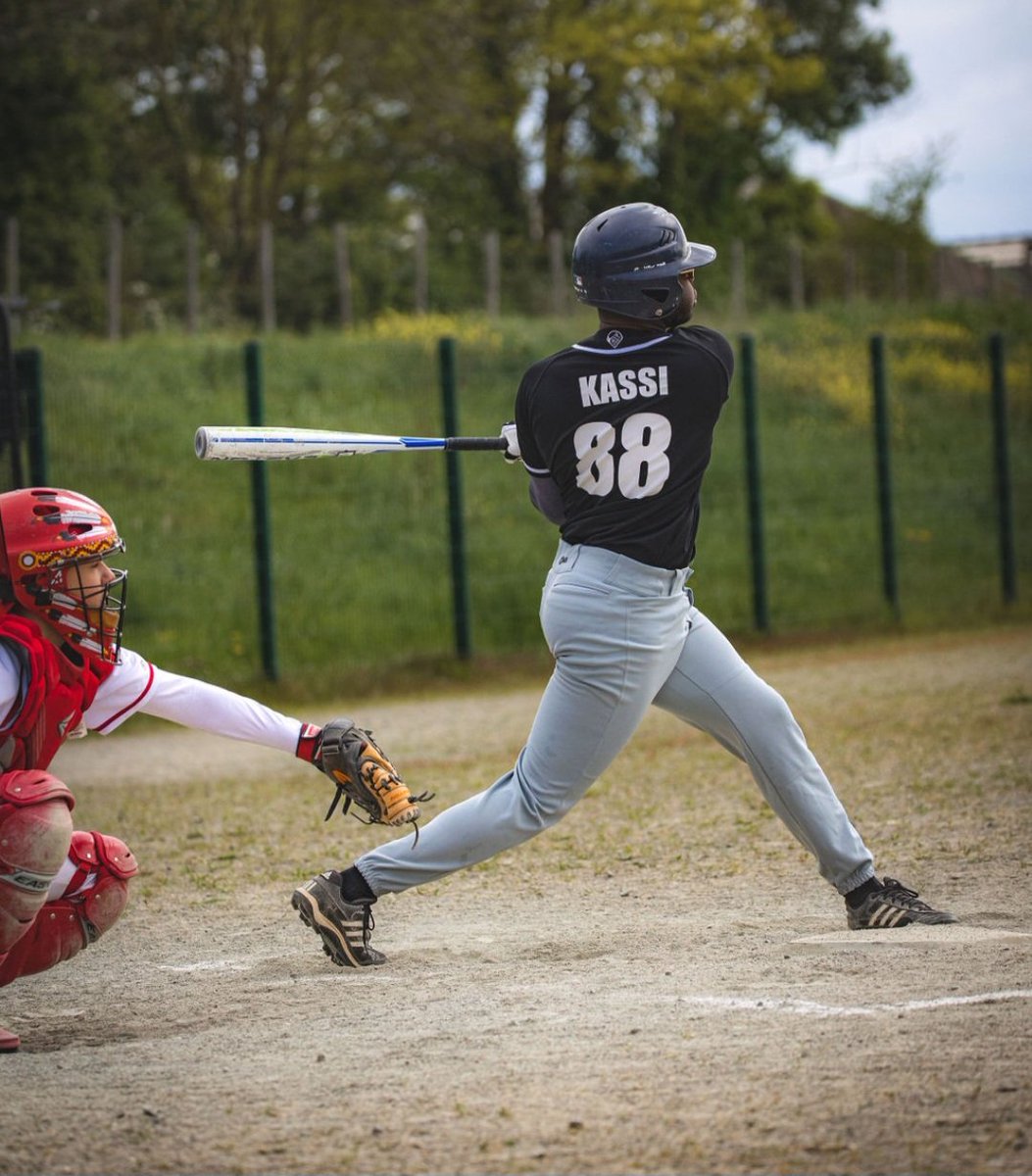 AngersRoyals's tweet photo. Voici quelques photos du week-end merci à @aarnauuud pour les superbes photos #sportangers #GOROYALS 📷💪⚫️⚪️⚜️⚾️ https://t.co/7gLufgyaVx