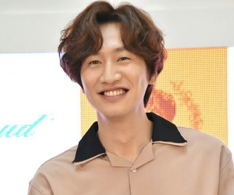 Happy Birthday to Actor Lee Kwang-soo! 🎂🎈

Happy Birthday, #LeeKwangSoo! 🎉 Today, we celebrate not just another year added to your life, but the countless moments of joy, laughter, and inspiration you've shared with us through your remarkable career. 
Your journey in the