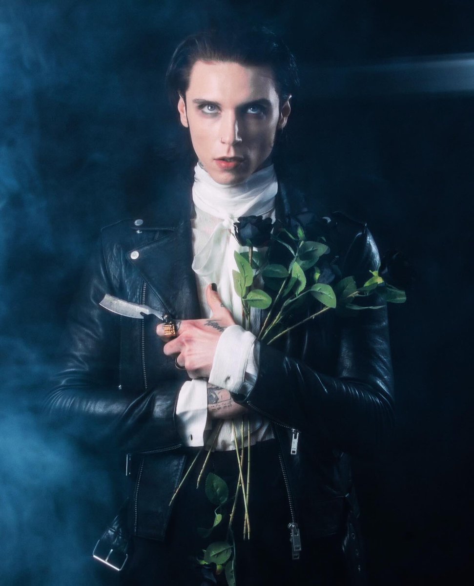 JoshuaShultz's tweet photo. Photo shoot with @andyblack with @canonusa @profoto @blackveilbrides https://t.co/oySdfPuDlY