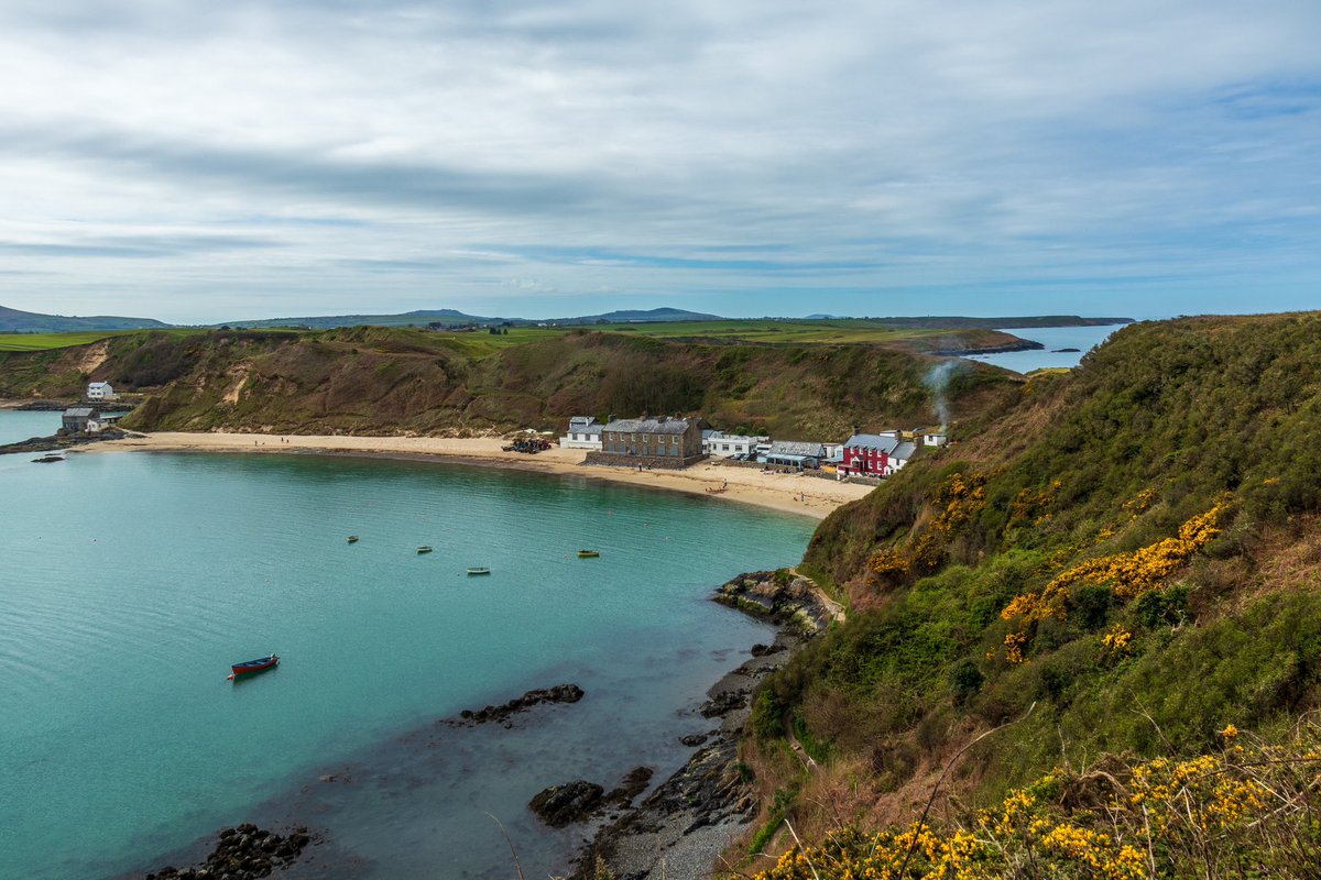 It’s #EarthDay2024 Our planet is our home, stop littering, stop the pollution in our oceans, recycle, buy pre-loved it doesn’t cost the earth @vintedUK @vinted Porthdinllaen yesterday @S4Ctywydd @StormHour @ThePhotoHour #loveukweather @ItsYourWales @NWalesSocial @AP_Magazine