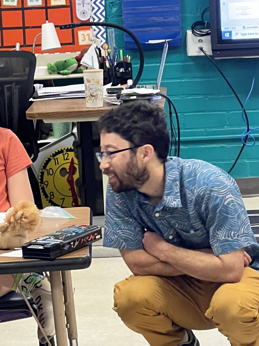 Dr Colin Kikuchi (HAS alumnae) and Prof Jen McIntosh teach their 3rd-grade children’s class at Lineweaver Elementary School about groundwater and contaminants by making aquifers in a cup &amp; brainstorming strategies for remediation.