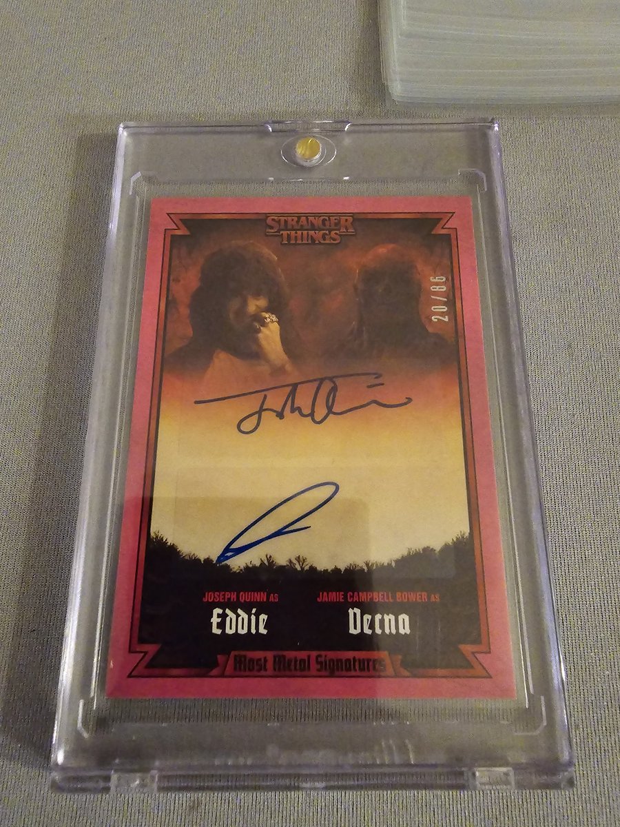 SmashCityCG's tweet photo. So we decided to open a case of Stranger Things Hobby boxes.. boy oh boy it did not disappoint.. @A_Ellis28 @CardPurchaser @Stranger_Things @dacardworld @tythecollect0r @JoeQuinnDaily_ @GatenM123 @GraceVanDien @Jamiebower @OfficialCHeaton @noah_schnapp https://t.co/zah3dKZb4L
