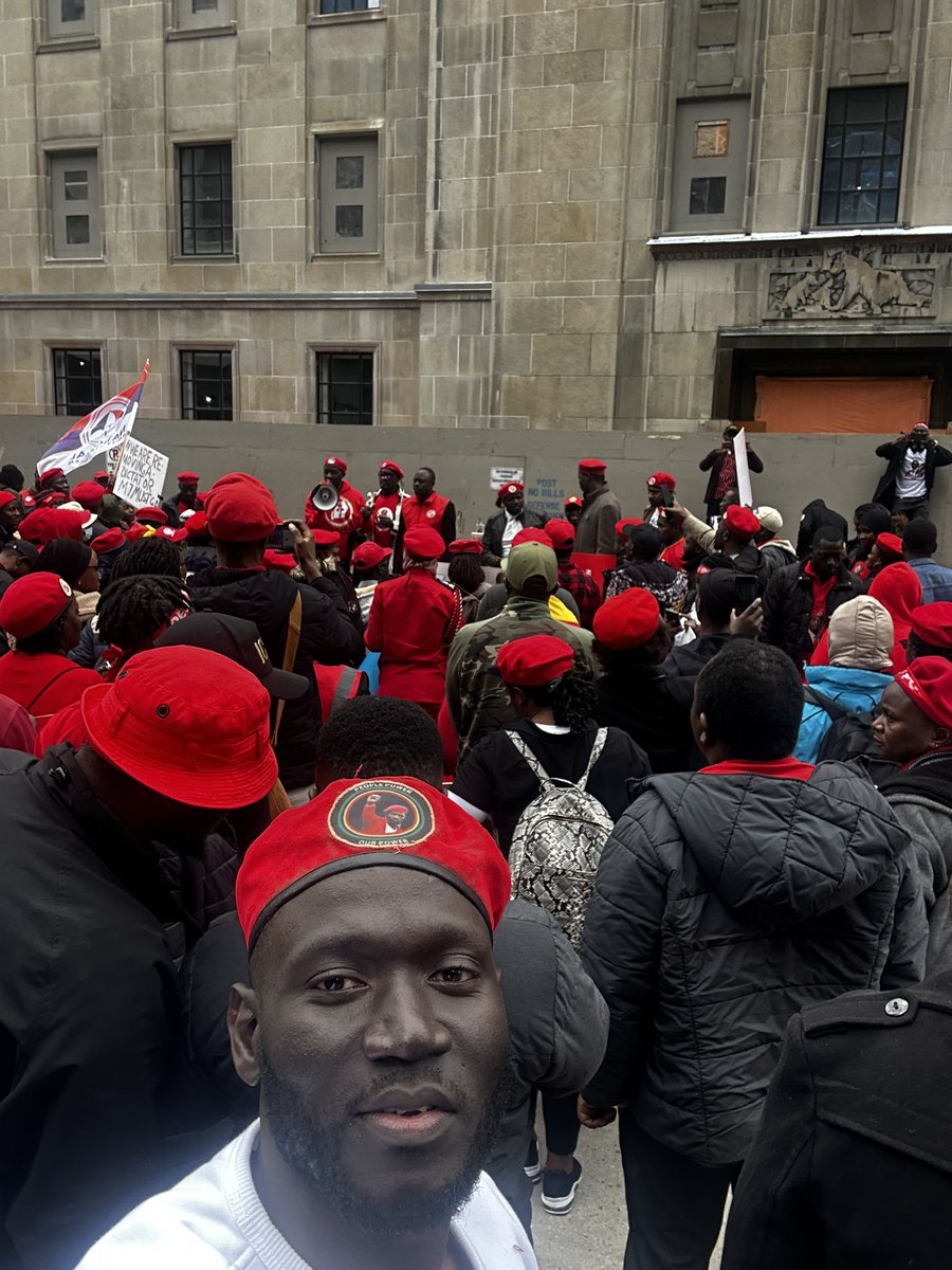 Over the Weekend me and fello comrades headed to Ottawa where we protested against the ongoing corruption in Uganda 
Headed straight to the Canada parliament to tell them to be careful with the aid they give to the dictator because it’s instead misappropriated
#SayNoToCorruption