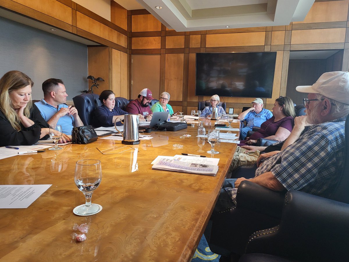 I had a great time at the South Texas Press Association 98th Annual Convention. Here some pics of me with other members and the with the board members.