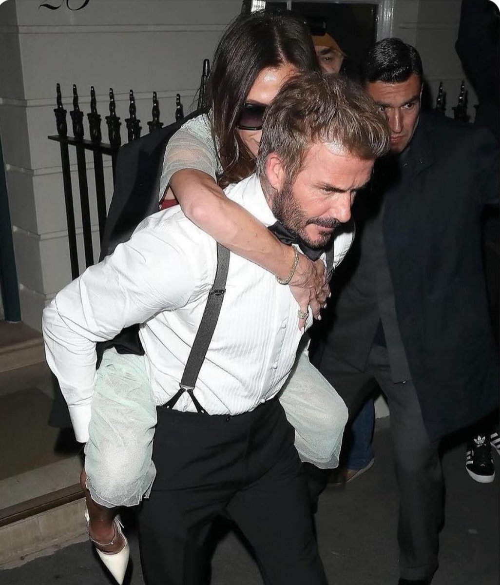 Quiero ponerme bien Victoria Beckham para mi cumple.