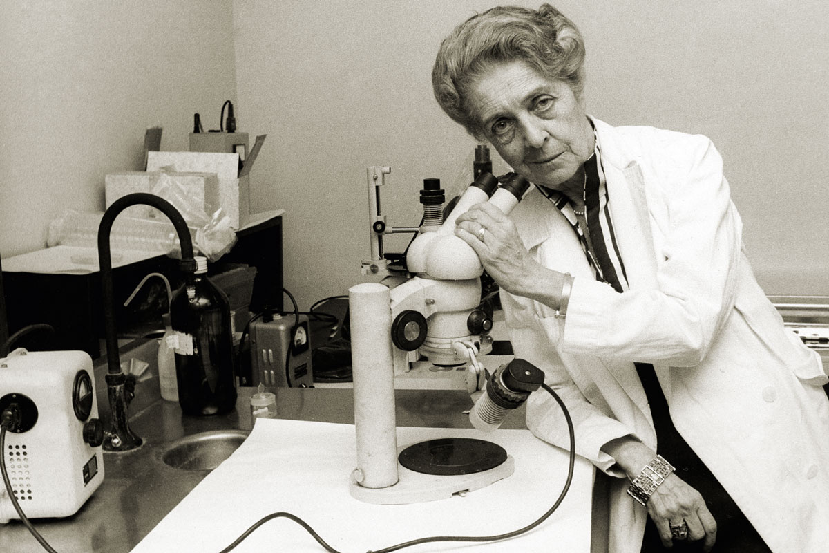 El 22/04/1909 nació Rita Levi-Montalcini, Premio Nobel de Fisiología o Medicina en 1986 compartido con Stanley Cohen por sus descubrimientos de los factores de crecimiento