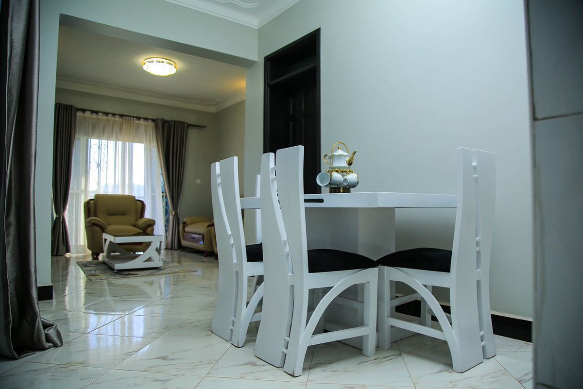 TravellKichwa's tweet photo. Introducting Nam Luxury apartments  in Kajjansi town;our new subscriber offering Cozy 2 bedrooms, two bathrooms, a modern kitchen , spacious living and dining area. Free wi-fi , washing machine and many more at 200,000UGX per night. For more details check;
https://t.co/tKUoKo94eX https://t.co/fRzCgpLMGE