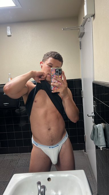 the OF is $3 today get it before it's gone! https://t.co/a5HnUsMQKi