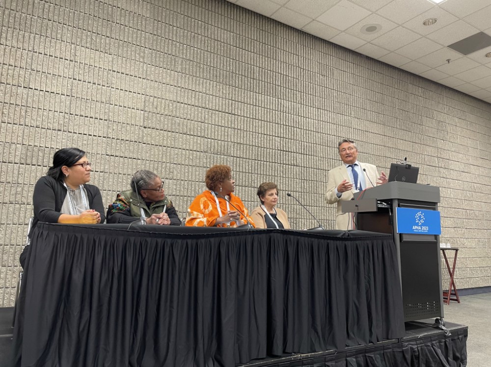 #NIHCEAL had a strong presence at the 2023 @APHAAnnualMtg & this year we are excited to reconvene in Minneapolis for #APHA2024🙌

Learn more about the CEAL teams that presented their research & promising practices in community-engaged research last year: bit.ly/3VcFoYA