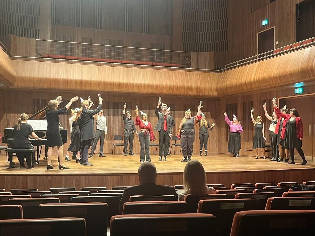 Doireannpianist's tweet photo. It was such a pleasure playing for the Opera Snapshots concert in the Whyte Recital Hall at @riamdublin today with the wonderful Brenda Hurley.
@RIAMOpera
#Opera #Collaborativepianist #Irishpianist https://t.co/EHgBnZmxjF