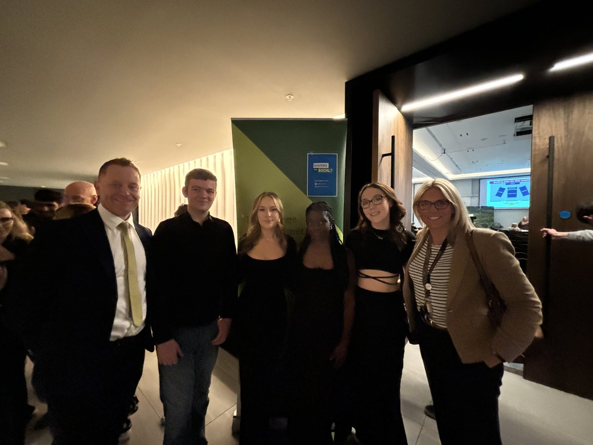 FalkirkHigh's tweet photo. Another successful year for our pupils that participated in the @MSLFLAward Delighted to be joining them to celebrate at their award ceremony @RadissonBlu #article29 #leadershipforlife #weareambitious #weareFHS https://t.co/uh1DYnDn1c