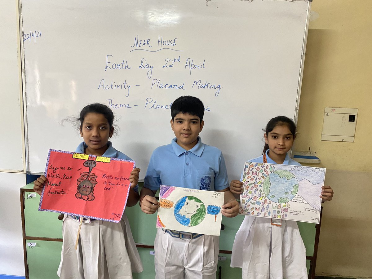 On Earth Day Ahlconites of Neer House spread awareness through Placard -making activity-'Stop bagging the planet- say NO to plastic bags.' @ashokkp @y_sanjay @Kavita_hm @pntduggal @PMOIndia @cbseindia29 @Dir_Education @DSTF_2020 @monica_mehrotra @narendramodi @Shipra_Srivastv