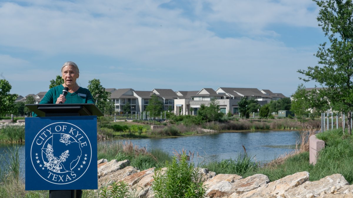 🌎Happy Earth Day!

Thank you to everyone that joined us this morning for the #EarthDay Tree Planting Ceremony & Native Plant Giveaway at Heroes Memorial Park. 

A special thank you to City Limits Subaru for the donation of 6 trees to honor of our Veterans & environment. #KyleTX