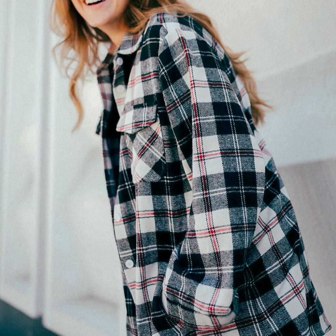 BLOOMING INTO A NEW SEASON with the perfect spring essentials! 🌼 Visit Joy Hair Salon for not only a hair refresh, but also, a wardrobe ready to shine!

👚: @ joyhairstudio