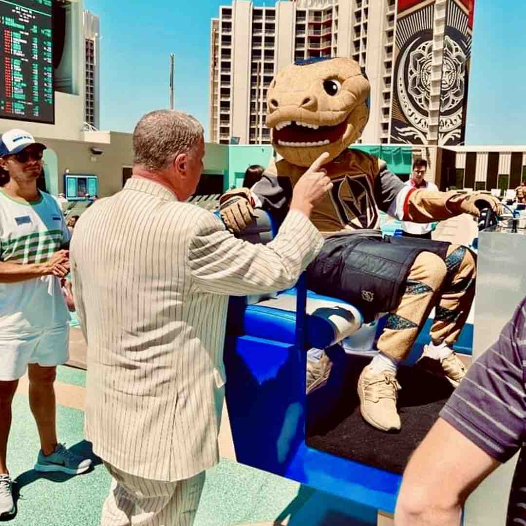 📸 @DerekJStevens 🤝 @ChanceNHL Ready for toKnight? Join us at @stadiumswim for our OFFICIAL @GoldenKnights Watch Party and let’s #UKnightTheRealm! Round ☝️ | Game ☝️ Puck drops at 6:30PM. FREE ENTRY WITH #VGK GEAR! Learn more: tinyurl.com/36m5pnta