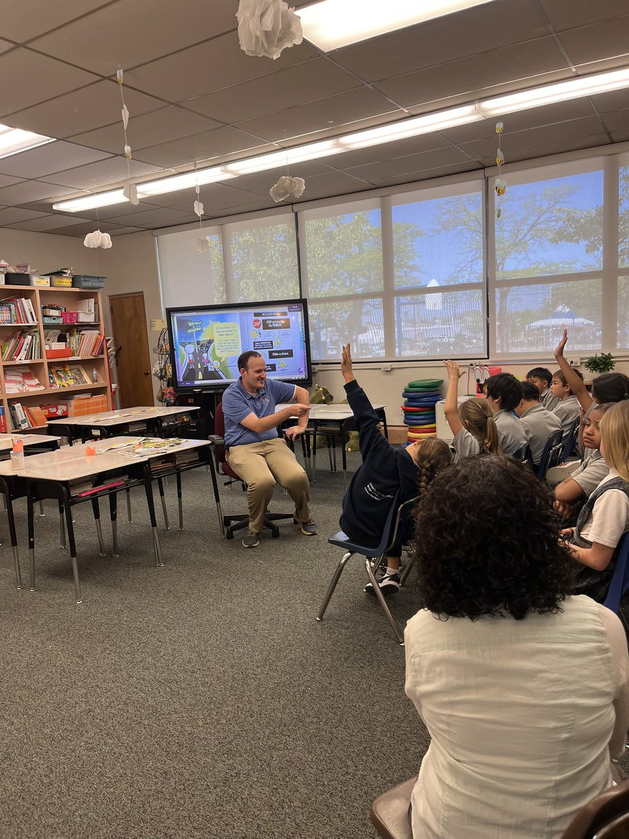 ABQTopes's tweet photo. Orbit and some of our front office staff visited Our Lady of the Assumption Catholic School for Read Across America! #IsotopesInvolved #community @Orbit_Isotopes https://t.co/VjEPLJrpjH