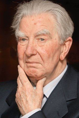 ahmleon's tweet photo. Lamentamos el fallecimiento del Dr. David. A. Brading, Historiador británico.
Su obra “Haciendas y Ranchos del Bajío. León 1700-1860”, Expone la riqueza documental del AHML y es referente de estudios socioeconómicos sobre la Nueva España y los primeros años de México. https://t.co/rzdb10KsPn