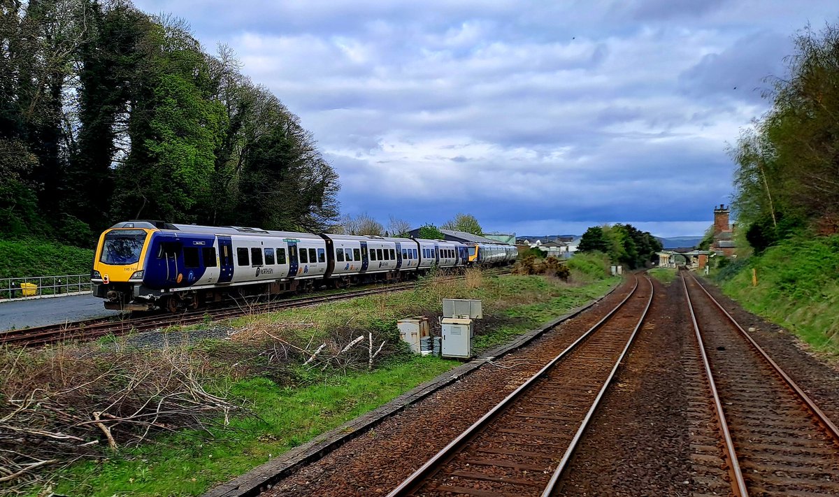 A few views from the @northernassist #mobileoffice come from Preston, Lancaster and Ulverston with appearances by @DRSgovuk #gm66422 an unidentified @TPExpressTrains #caf397 and @northernassist #metcam156417 #caf195104DivaVictrix and #caf195133