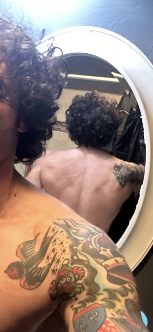 I should probably get off this 6000 calorie a day diet at some point 😂 https://t.co/SQYIGeBHoM