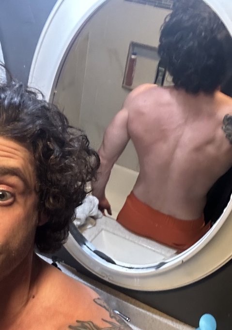 I should probably get off this 6000 calorie a day diet at some point 😂 https://t.co/SQYIGeBHoM<a href="/tag/rob"class="tags"><span>#rob</span></a><a href="/tag/jackvegas"class="tags"><span>#jackvegas</span></a><a href="/tag/freeusefantasy"class="tags"><span>#freeusefantasy</span></a>