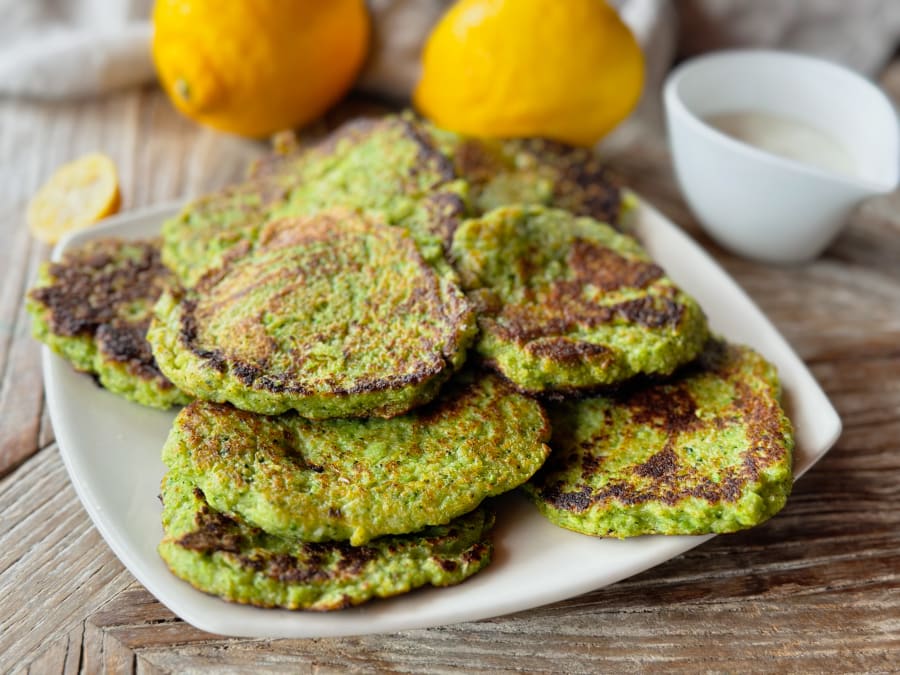 Tortillas de Brócoli 🥦 ¿Sabes que comer brócoli puede ser divertido? 
Con alto contenido de fibra y antioxidantes, estas tortillas promueven una digestión saludable y ayuda a mantener nuestras células saludables.

Receta: ekilu.com/es/receta/tort…