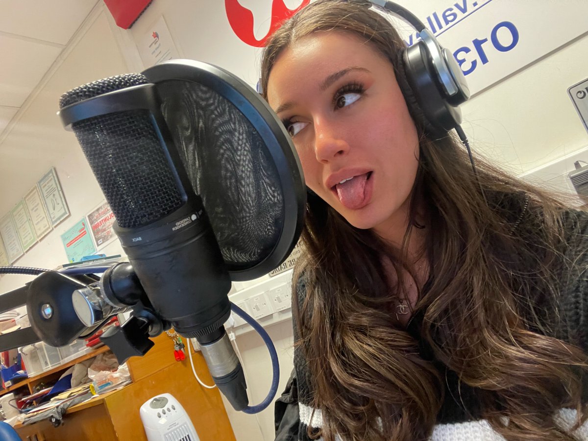 📻 #OnAir: Chantelles Movin & Groovin Show with Chantelle Malpas
🕖 7pm to 9pm 🕘
☎️ 01322 428362
📟 07700 173222
📧 vprrequest@gmail.com

#HospitalRadio #ListenLocal #ValleyParkRadio