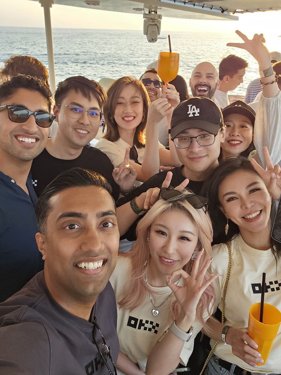 #TB to our sunset yacht gathering last week in Dubai. 🌅⛵️ We had an amazing time getting together with our community from around the world to meet and discuss blockchain innovation. Thanks to everyone who joined us! 🇦🇪