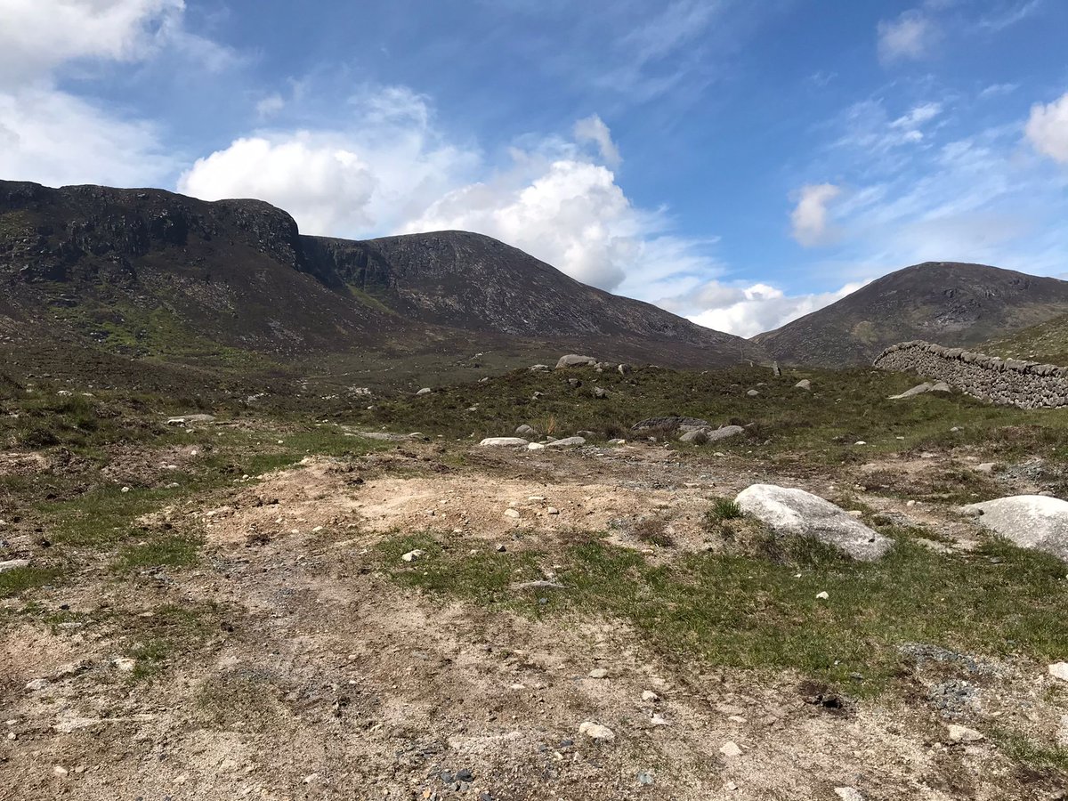 𝗥𝗘𝗔𝗗 | Slievemoughanmore via the Windy Gap Valley “This is a looped trek taking in Slievemoughanmore, starting and ending at Sandy Brae, which is accessible via the Tullyframe Road…” ✍🏼 David McIlroy 🗓 6th October 2021 Full article here: buff.ly/3xPaKLm