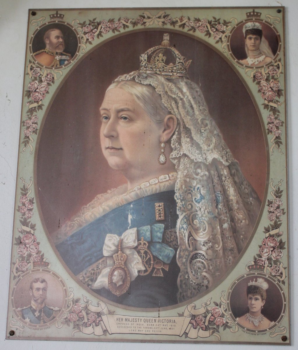 afewmilesmore's tweet photo. #AlphabetChallenge #WeekQ 

Q is for Queen Victoria.  The statue can be found in the Great Hall, Winchester (see #WeekG). The picture is located somewhere that will be featured in #WeekT. https://t.co/IuljvoAukS