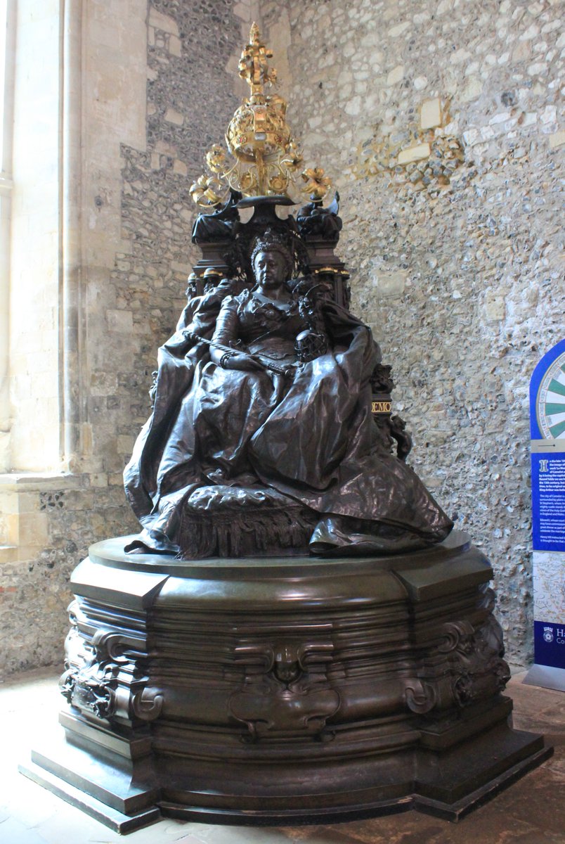 afewmilesmore's tweet photo. #AlphabetChallenge #WeekQ 

Q is for Queen Victoria.  The statue can be found in the Great Hall, Winchester (see #WeekG). The picture is located somewhere that will be featured in #WeekT. https://t.co/IuljvoAukS