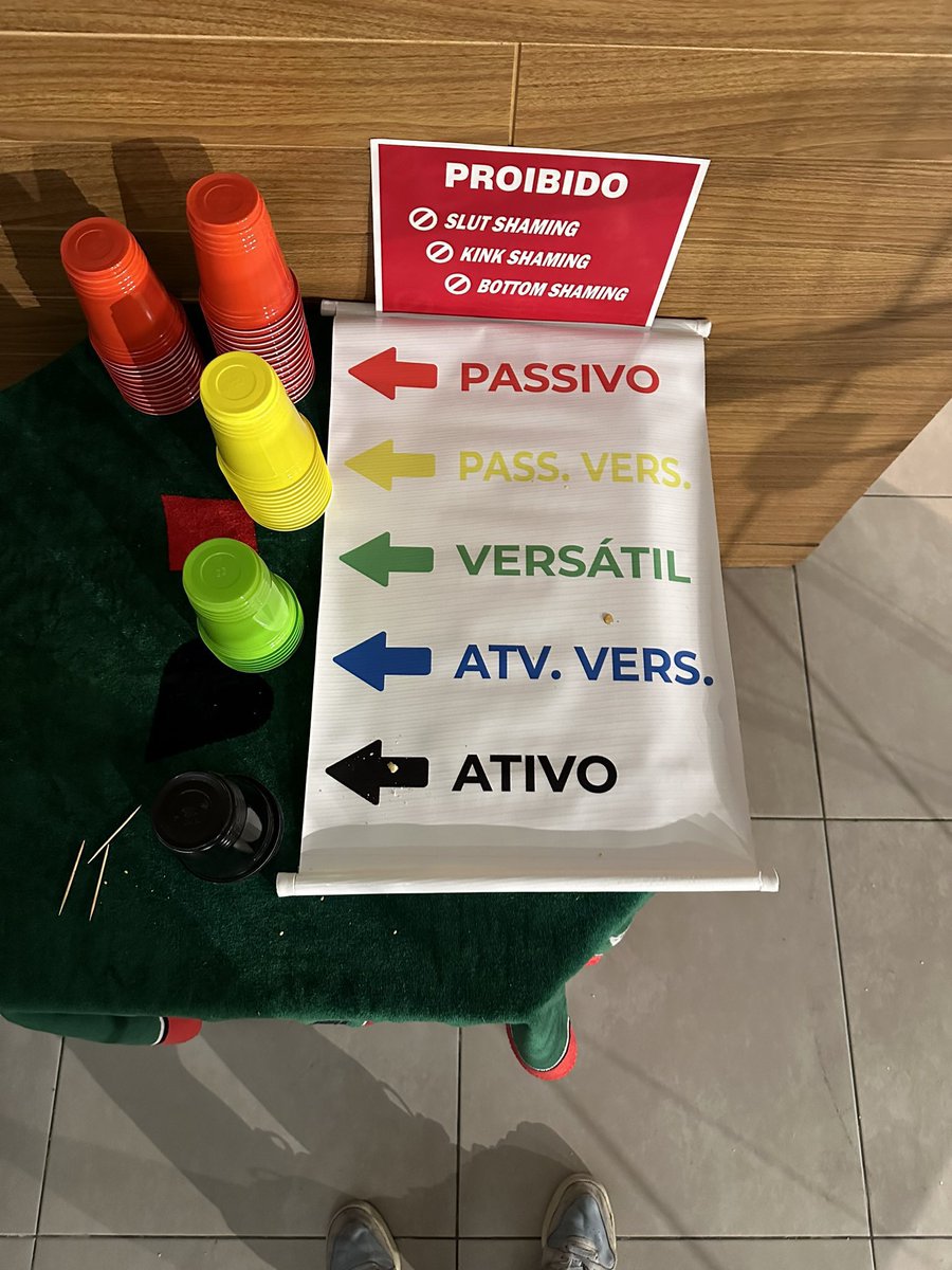 lucianoantonio1's tweet photo. vermelho e vcs??? https://t.co/vD3aWGKLTp