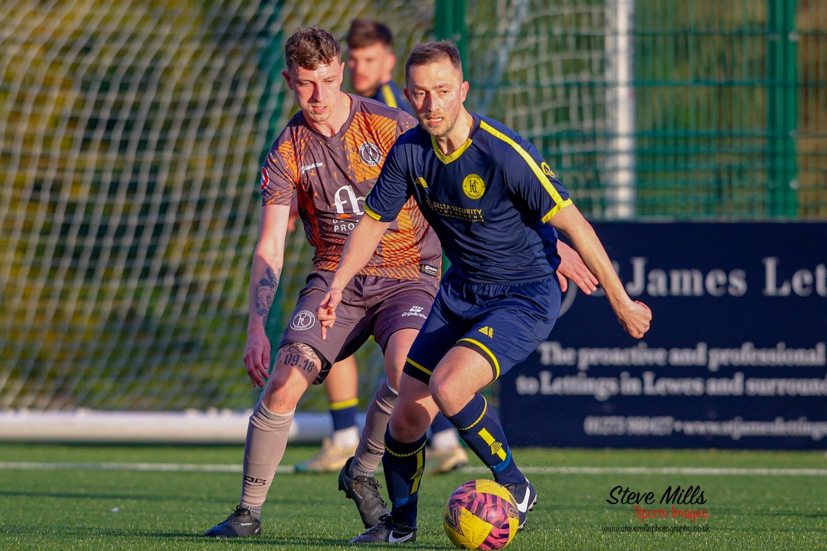 SteveMillsPhoto's tweet photo. Match Photo's from the @sussexsundayfl Roy Terrington Challenge Trophy Final between @HCrusadersFC v @VROLDBOYS are now online at the link below.
@NonLeagueCrowd @SportSussex 

Link: https://t.co/SJebjYl8ZY https://t.co/IeqtnRcDKV