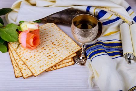 Bonne fête de #Pessah à tous nos compatriotes juifs !